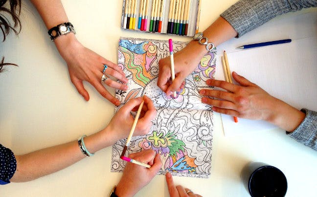 adult colouring therapy